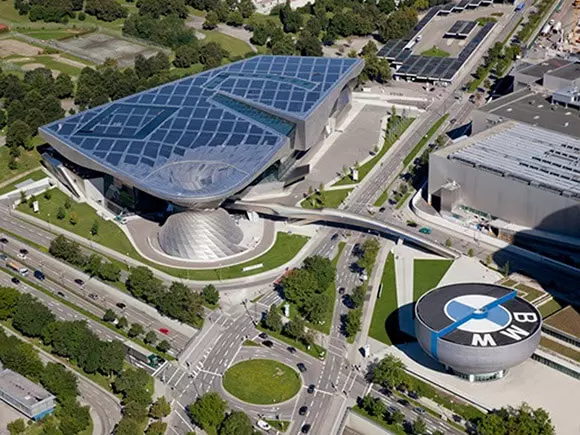 Solarwatt panels cover the BMW world in Munich